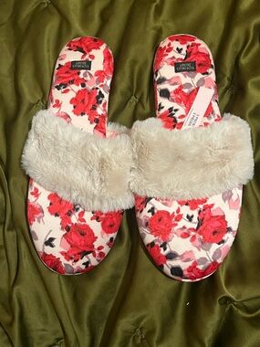 Victoria's Secret Red Rose Print Fuzzy Slide Slippers with Cream Strap